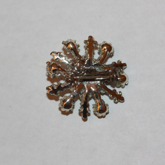 Vintage Glass Rhinestone Flower Brooch Silver Tone - Picture 2 of 3